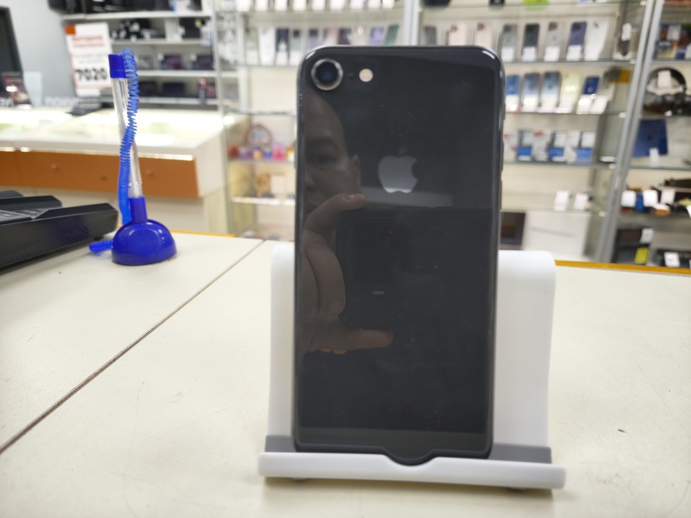 Смартфон Apple iPhone 8 64Gb