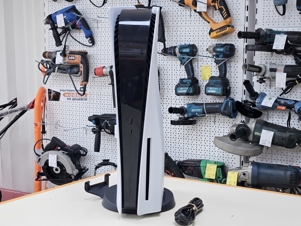 Игровая приставка PlayStation 5 825Gb (С дисководом)