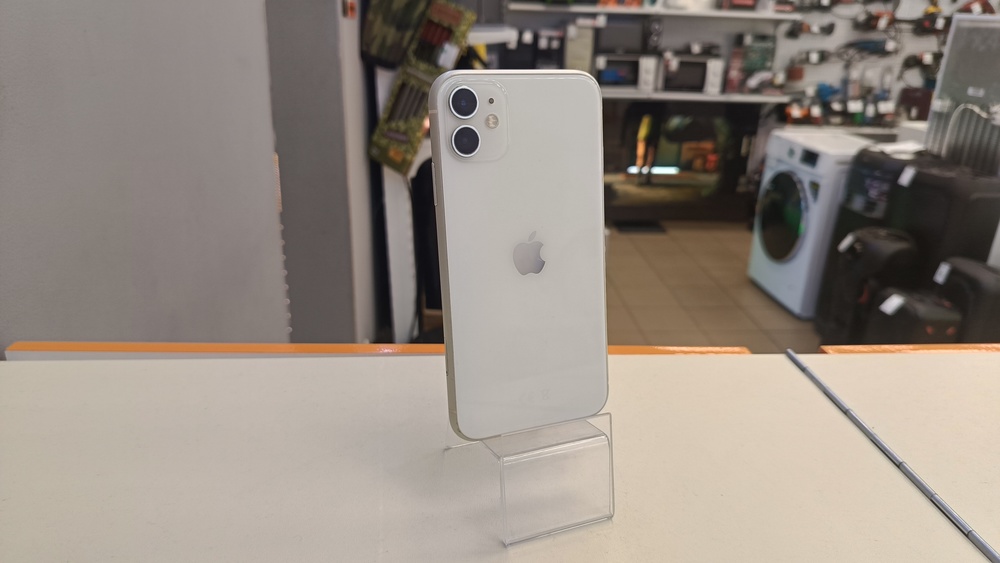 Смартфон Apple iPhone 11 64Gb