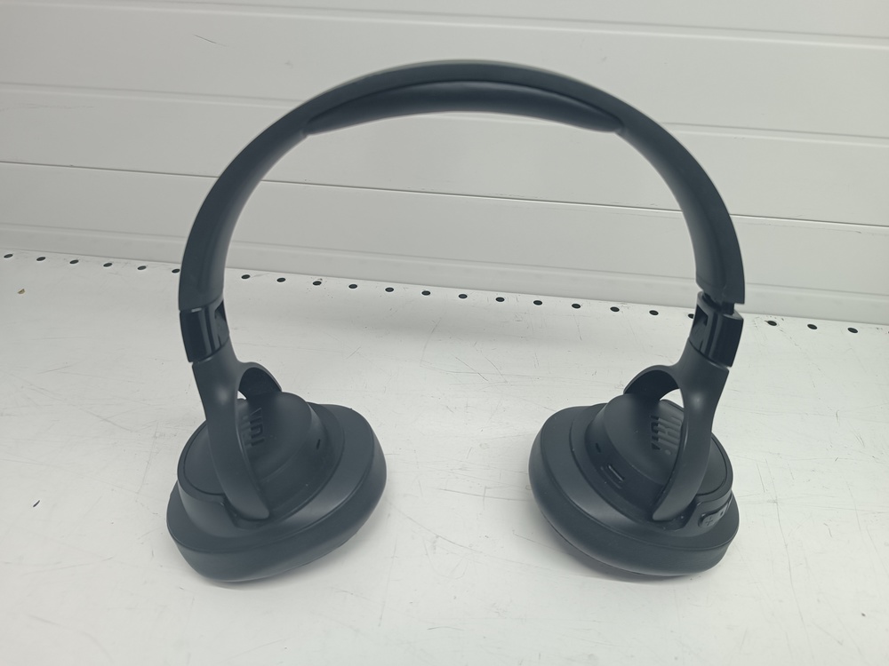 Наушники беспроводные JBL Tune 720BT;