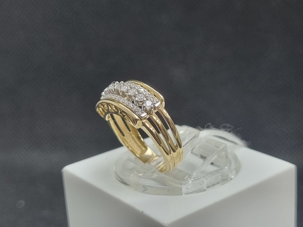 КОЛЬЦО С КАМНЯМИ (Au 585)