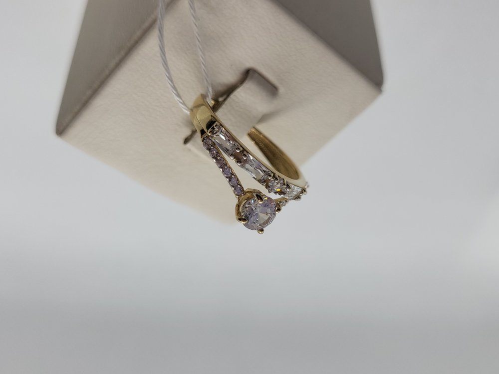 КОЛЬЦО С КАМНЯМИ (Au 585)