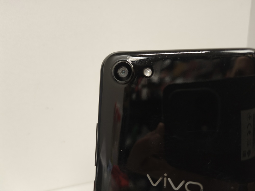 Смартфон Vivo Y81 3/32
