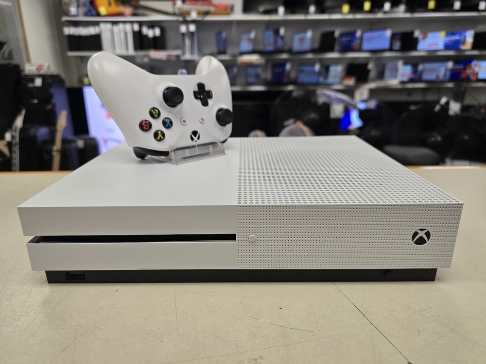 Игровая приставка Xbox One S 500Gb Игровая приставка Xbox One S 500Gb