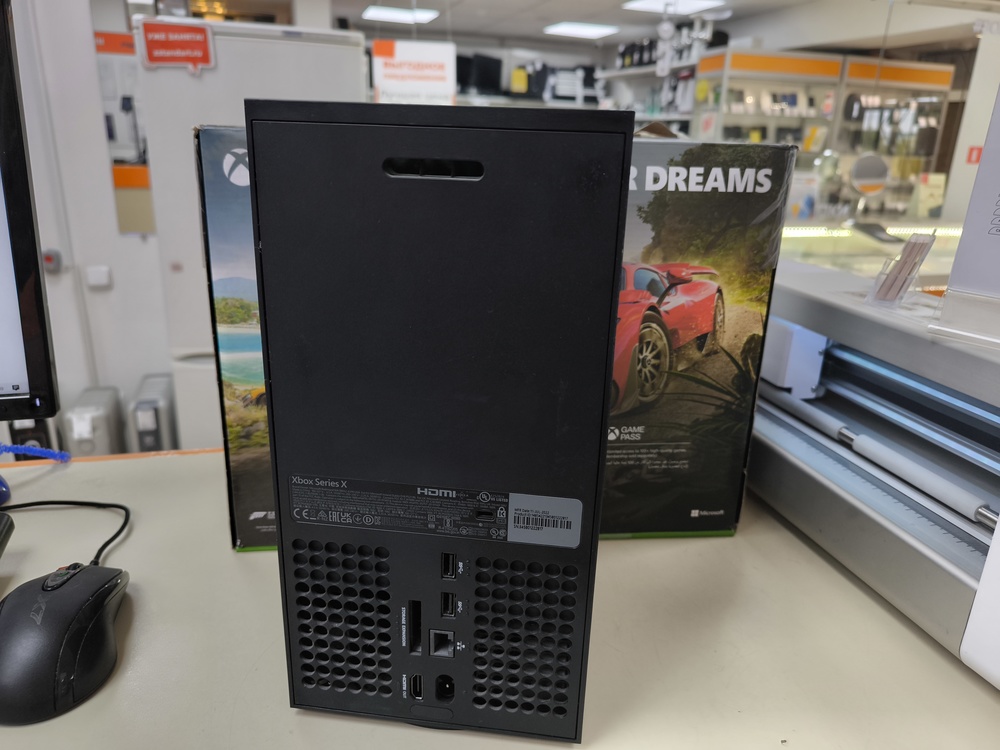 Игровая приставка Xbox Series X 1Tb