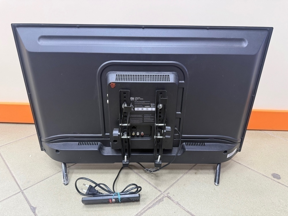 LED Телевизор Xiaomi Mi P1 L32M6-6AEU