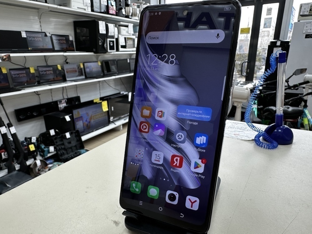 Смартфон Tecno Spark 20 Pro 12/256