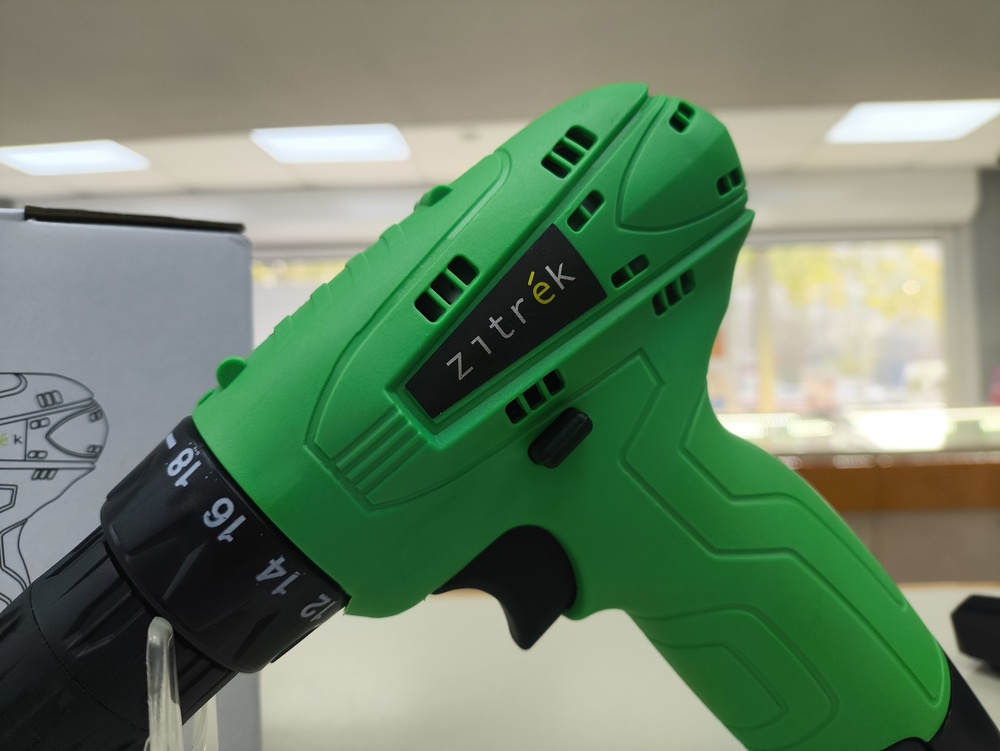 Шуруповерт Zitrek Green 12v