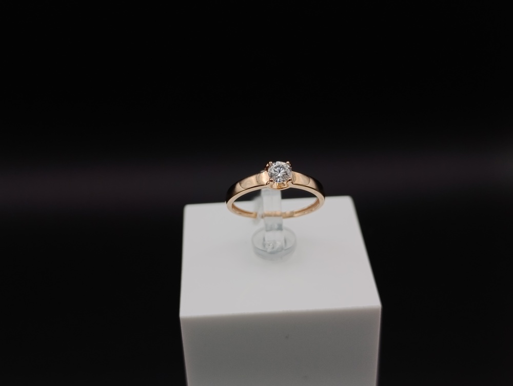 КОЛКМ375 КОЛЬЦО С КАМНЕМ (Au 375)