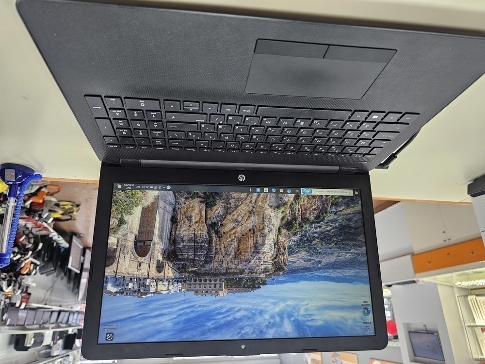 Ноутбук HP 15-rb096ur; A6-9220, Radeon R4 series, 4 Гб, Нет