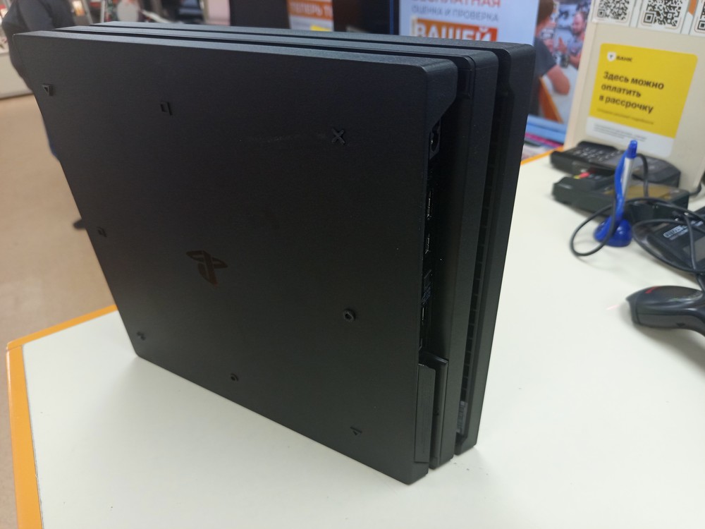 Игровая приставка PlayStation 4 Pro 1Tb