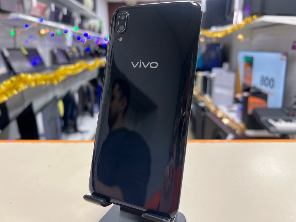 Смартфон Vivo Y93 6/128 (1815)