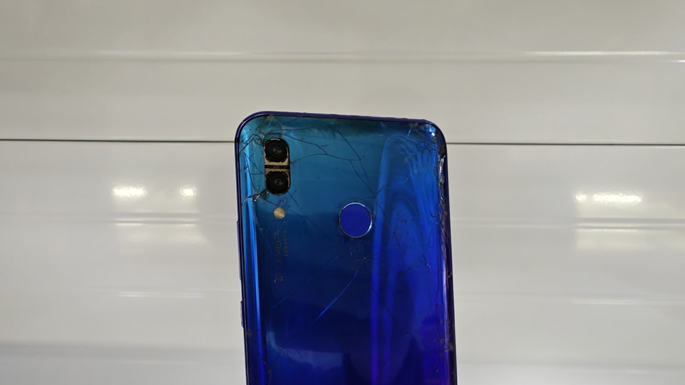 Смартфон Huawei Nova 3 4/128