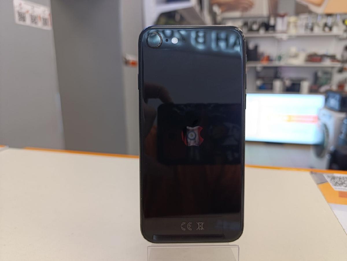 Смартфон Apple iPhone SE 2020 64Gb