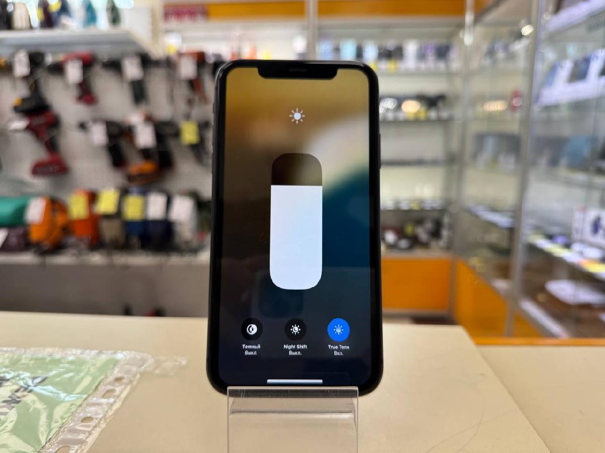 Смартфон Apple iPhone 11 64Gb