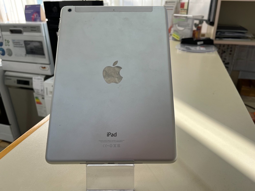 Планшет iPad Air A1475