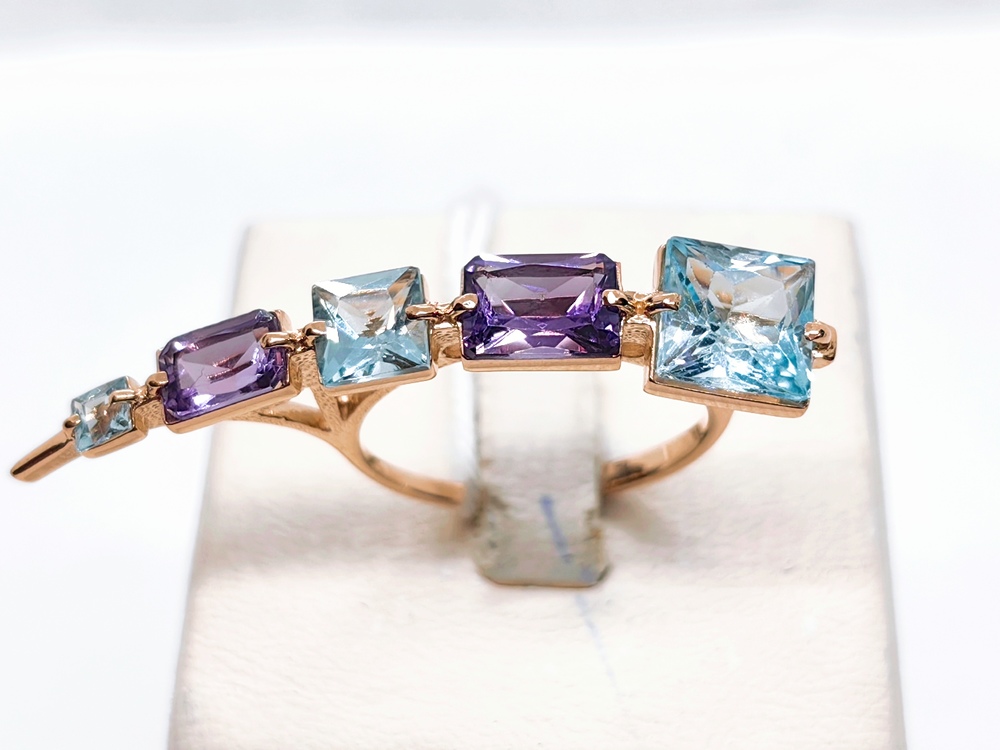 КОЛЬЦО С КАМНЯМИ (Au 585)