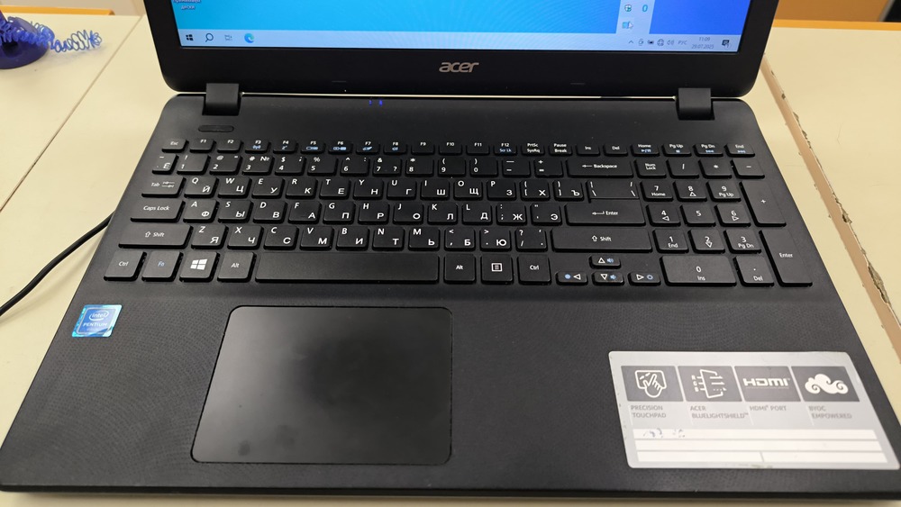 Ноутбук Acer ES1-531; Pentium N3710, HD Graphics, 4 Гб, 256 Гб, Нет