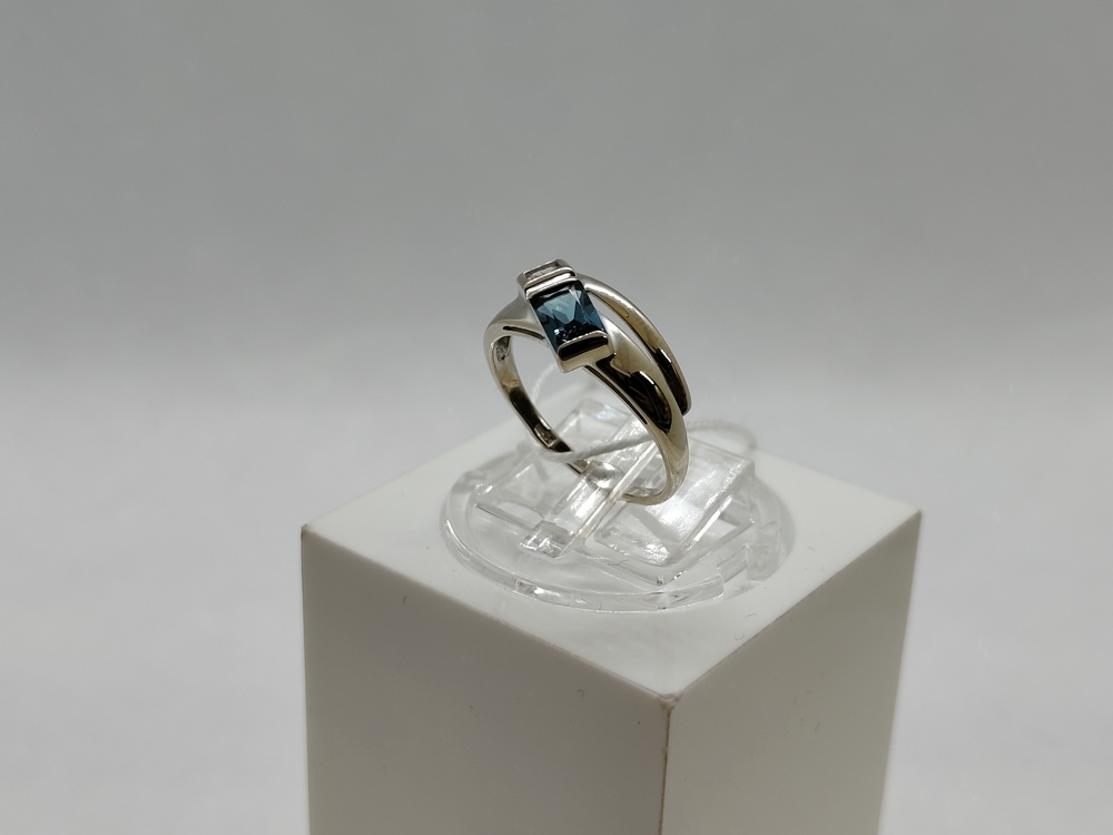 КОЛКМИ585 КОЛЬЦО С КАМНЯМИ (Au 585) КОЛКМИ585 КОЛЬЦО С КАМНЯМИ (Au 585)