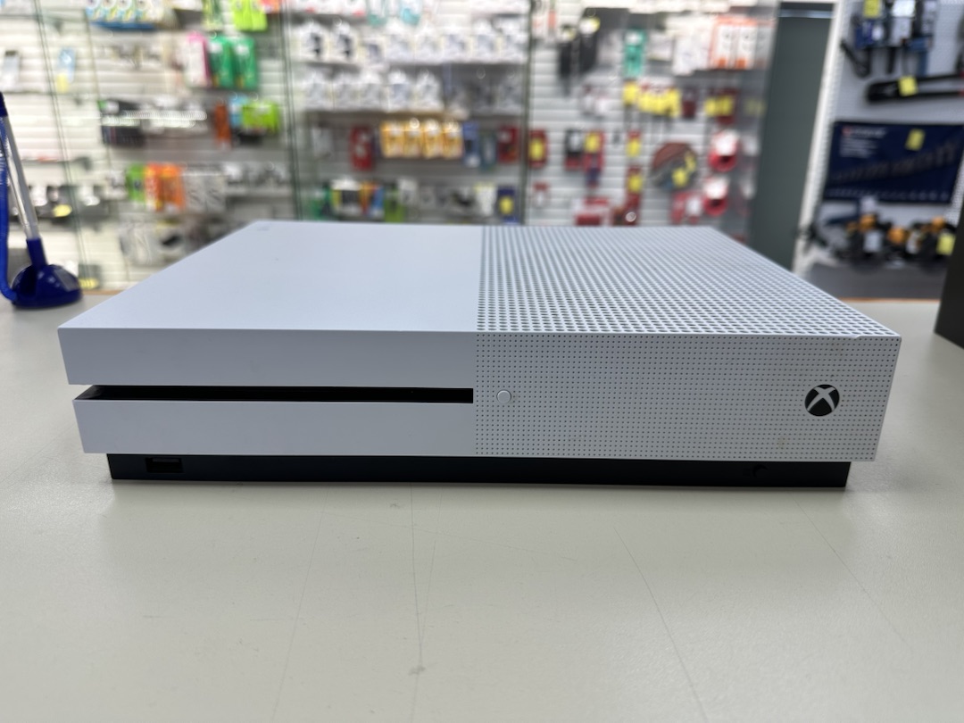 Игровая приставка Xbox One S 1TB Игровая приставка Xbox One S 1TB