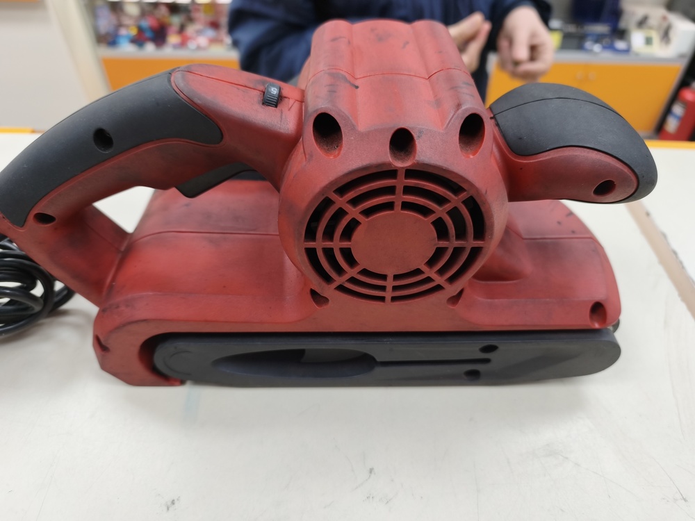 Шлифовальная машина Elitech МШЭ-0412Э