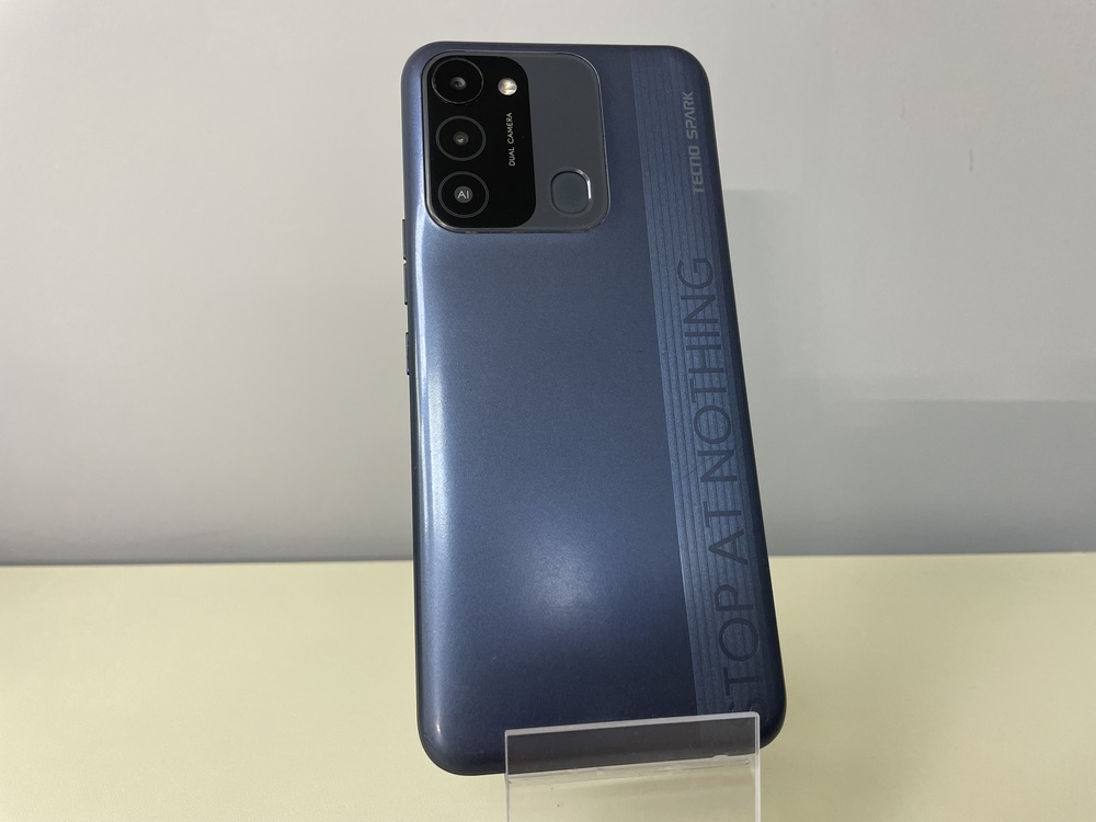 Смартфон Tecno Spark 8C 4/64
