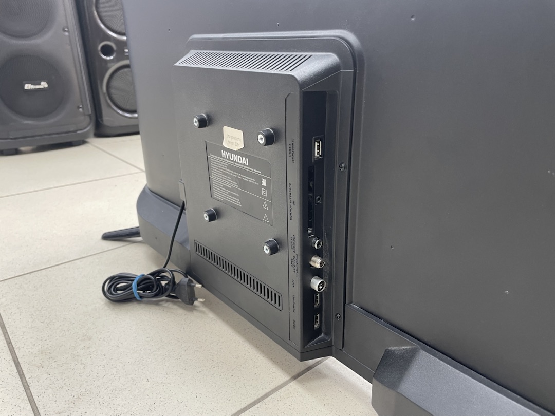 LED Телевизор Hyundai H-LED32ET3000