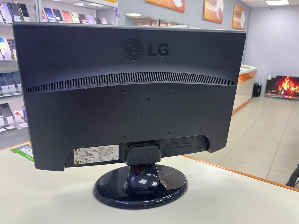 Монитор LG W2043SE-PF