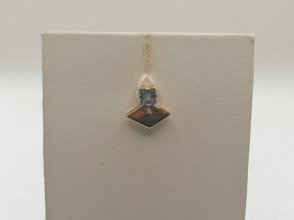 ПОДКМ585 ПОДВЕСКА С КАМНЕМ (Au 585)