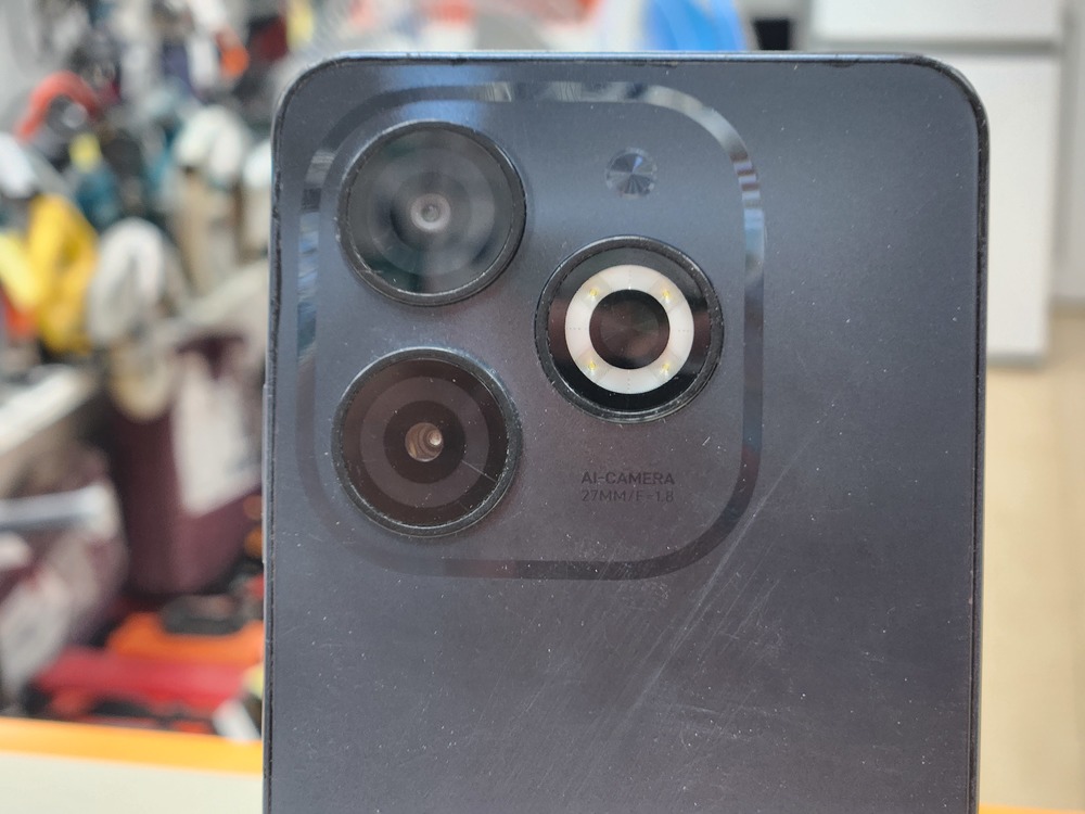 Смартфон Infinix Smart 8 4/128
