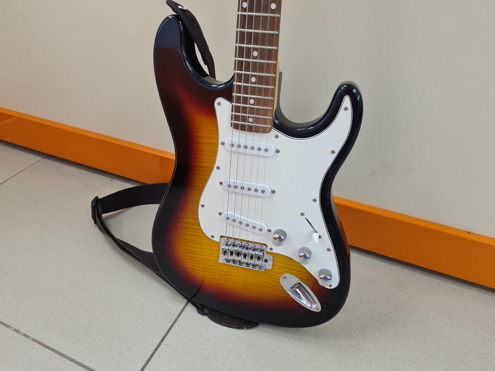 Электрогитара Euphony Stratocaster