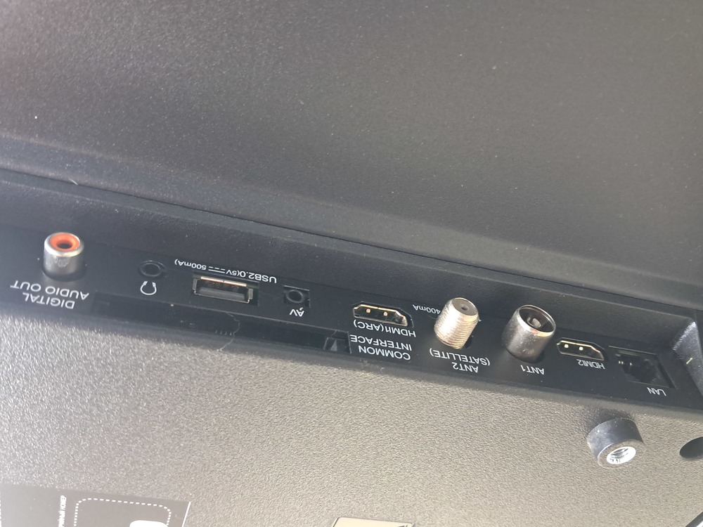 LED Телевизор Starwind SW-LED32SG305