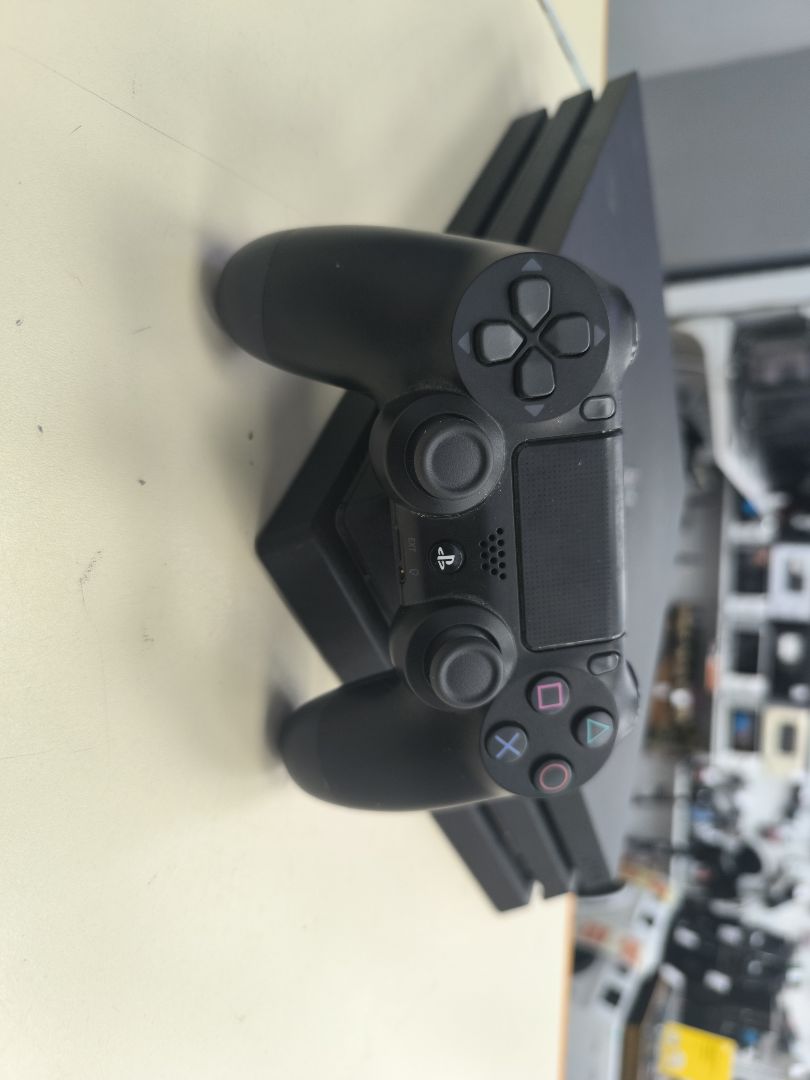 Игровая приставка PlayStation 4 Pro 1Tb