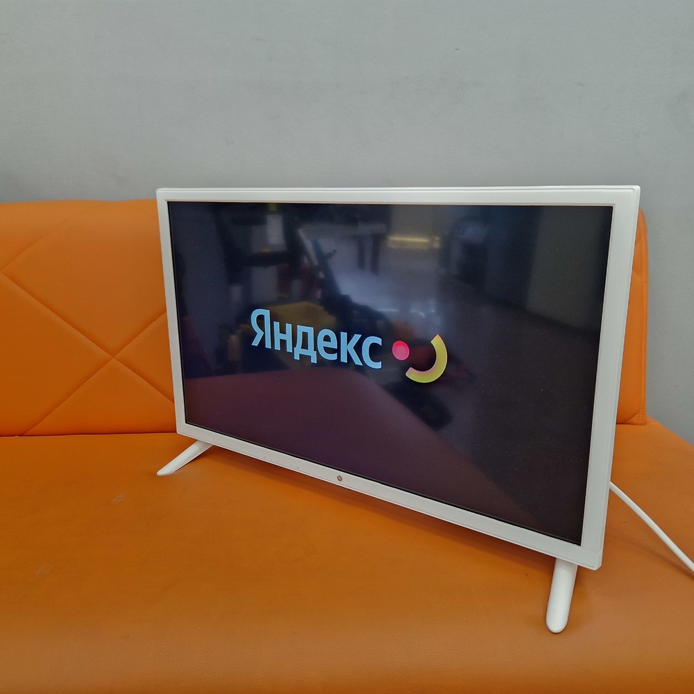 LED Телевизор HI VHIX-24H152WSY