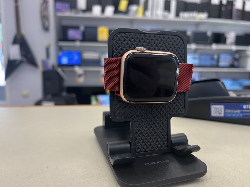 Смарт-часы Apple Watch SE 44mm