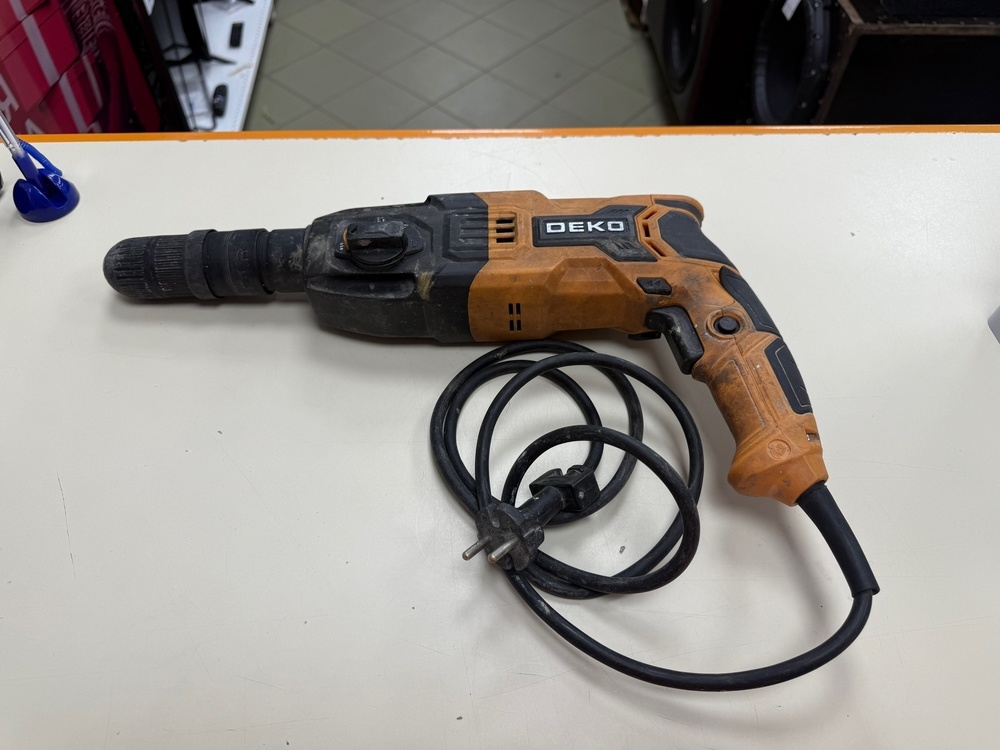 Перфоратор Deko DKH850W