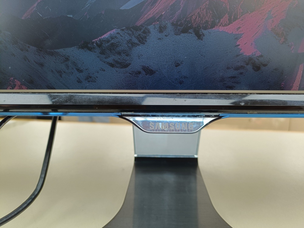 Монитор Samsung LS24E390HLO