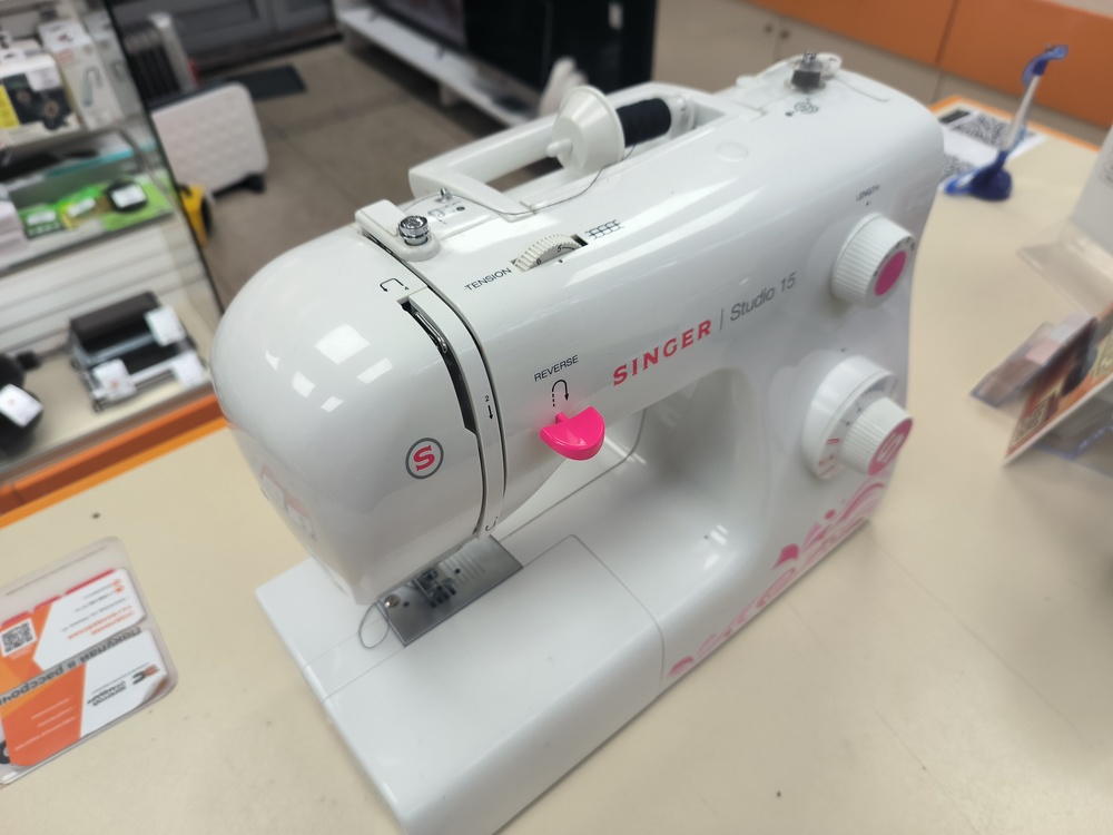 Швейная машина Singer Studio 15