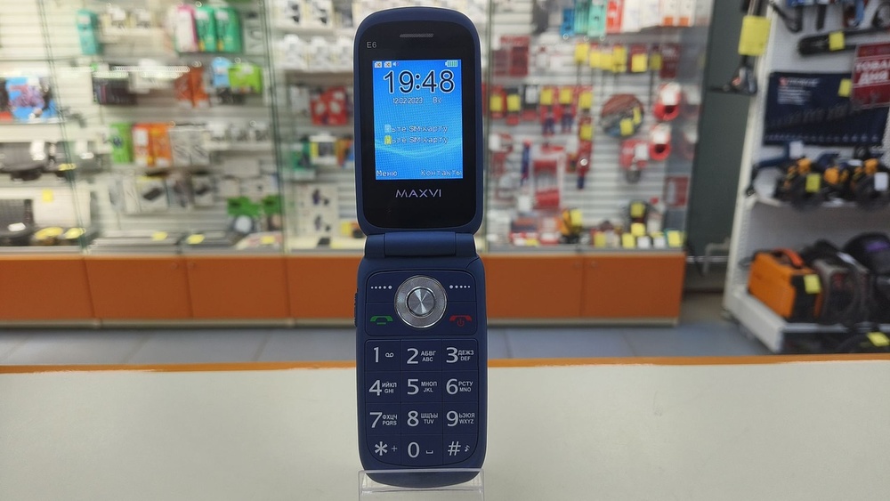 Смартфон Maxvi M6