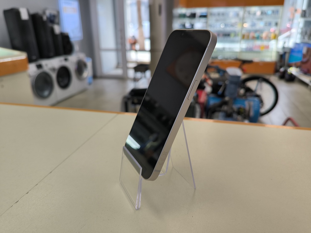 Смартфон Apple iPhone 13 128Gb