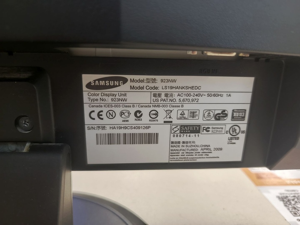 Монитор Samsung 923NW