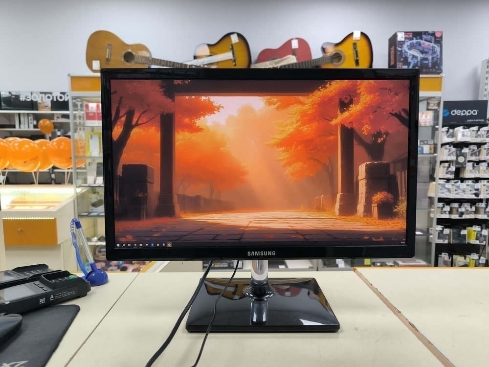 Монитор Samsung S22C570H