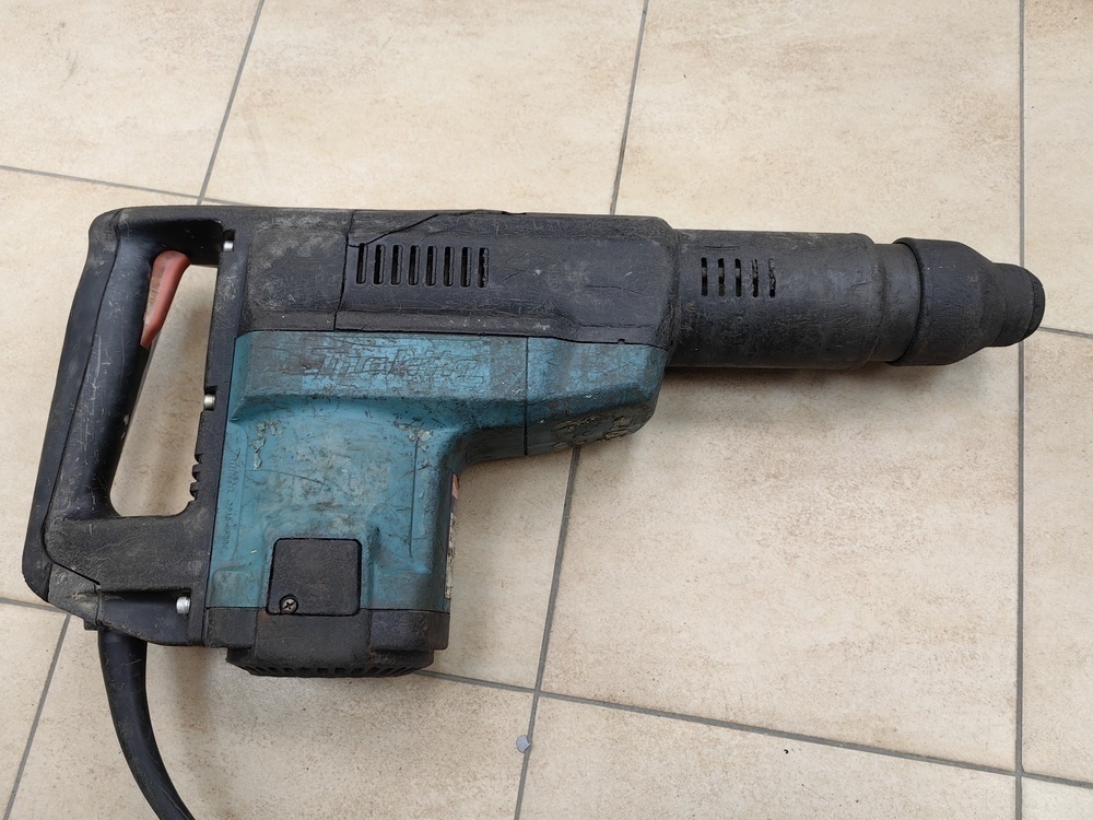 Перфоратор Makita HR5001C