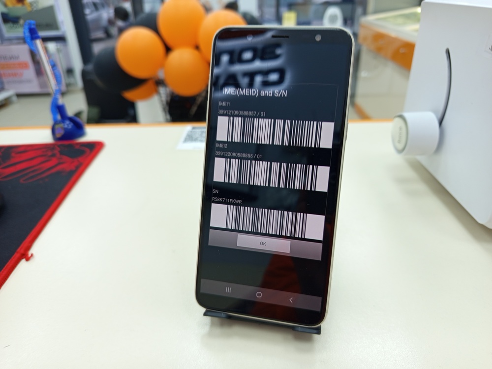 Смартфон Samsung Galaxy J8 3/32 (2018)