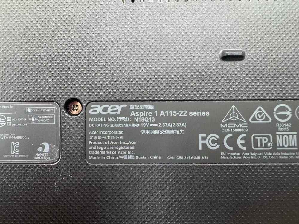 Ноутбук Acer Aspire 1; Silver 3050U, Radeon Vega 7, 4 Гб, 128 Гб, Нет
