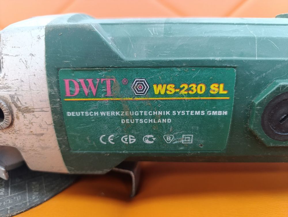Угловая шлифмашина DWT WS-230 SL