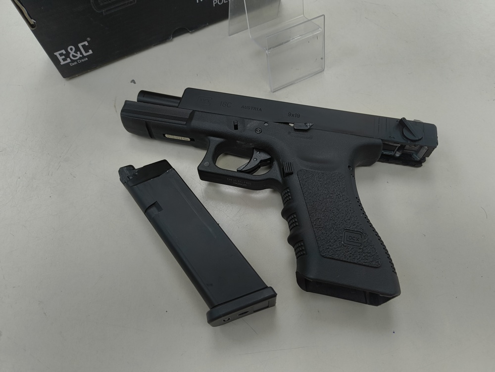 Пистолет пневматический Glock 18C