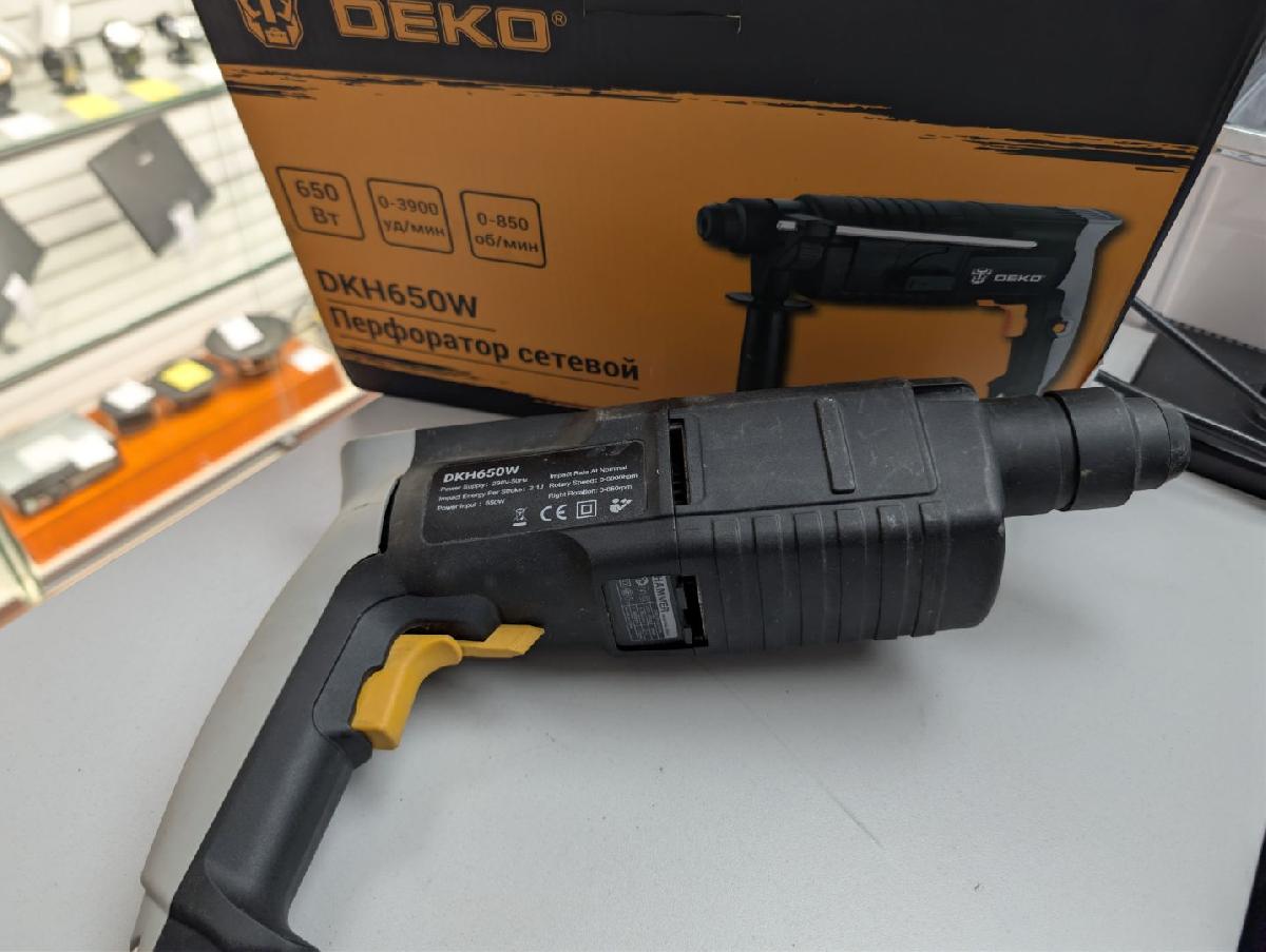 Перфоратор Deko DKH650W