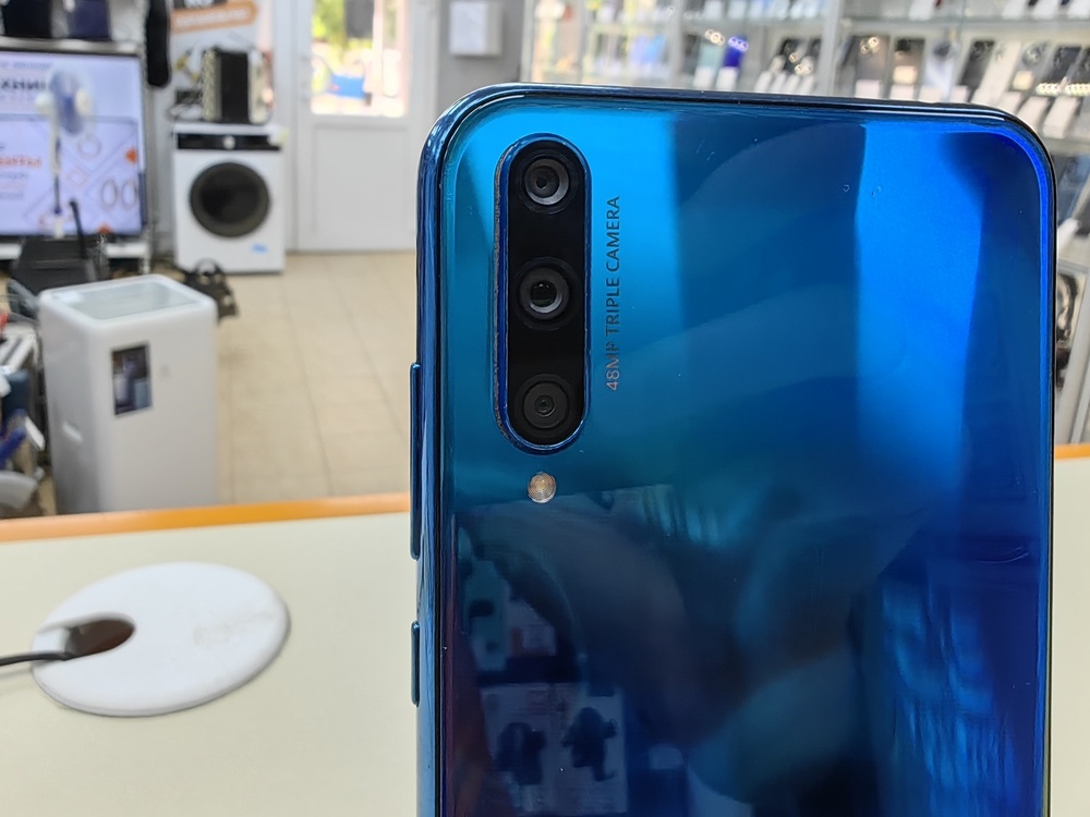 Смартфон Honor 30I 4/128