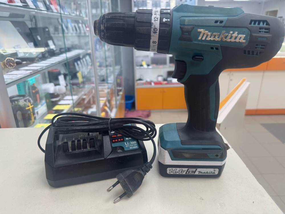 Шуруповерт Makita DF488D